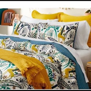 JUNGLE PRINT FULL/QUEEN COMFORTER AND 2 SHAMS